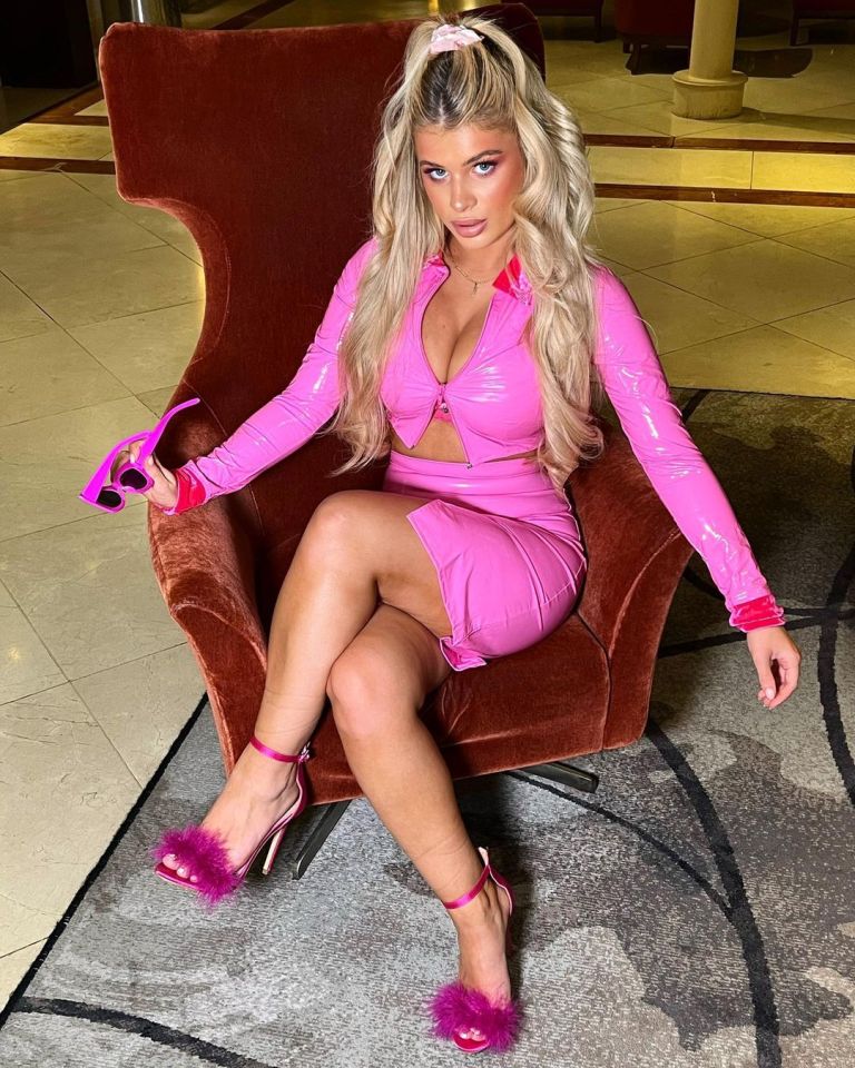 Liberty Poole était une Elle Woods sexy de Legally Blonde pour Halloween