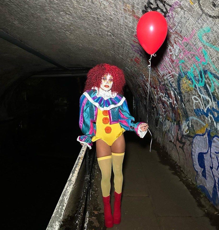 Alex Scott avait l'air méconnaissable comme lorsqu'elle s'est déguisée en PennyWise