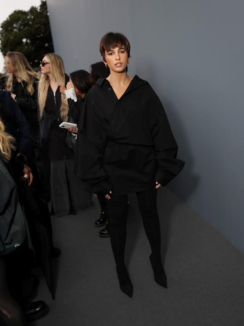 Naomi Scott au défilé Balenciaga Paris Femme Printemps-Été 2025 