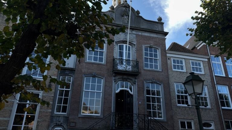 L'ancien hôtel de ville de Geertruidenberg est transformé en hôtel (photo : Niek de Bruijn).