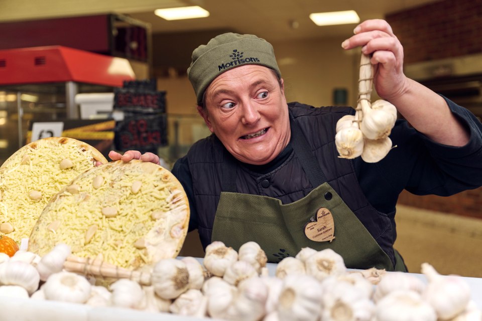 La pizza de 10 pouces en édition limitée contient 10 gousses d'ail de plus que la version régulière