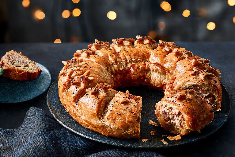 La guirlande de rouleaux de saucisses de Noël M&S