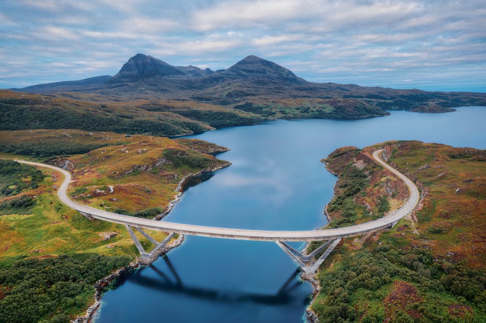 Pont Kylesku le long du NC500 dans le nord de l'Écosse