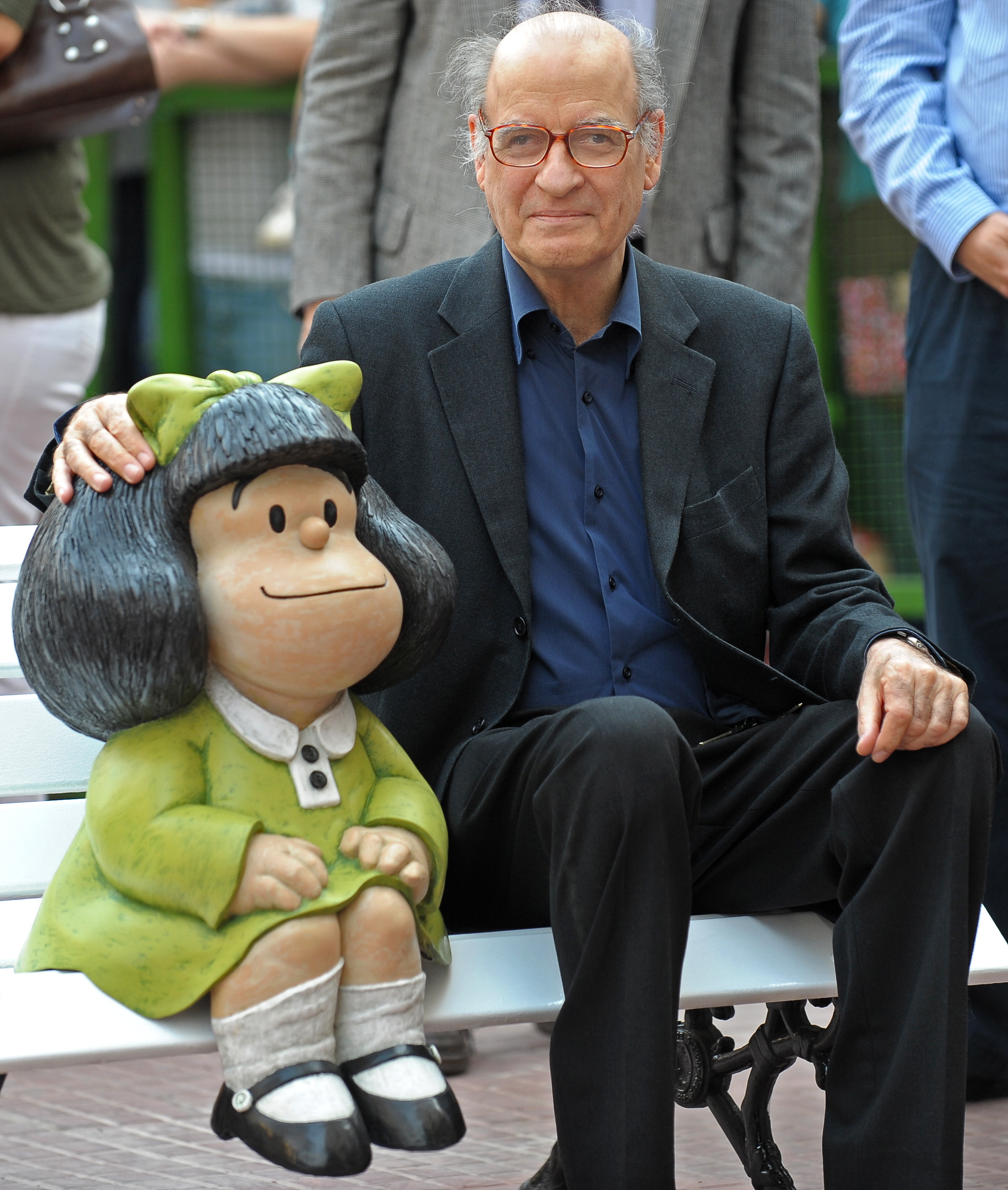 Joaquín Salvador Lavado, plus connu sous le nom de « Quino », avec sa Mafalda