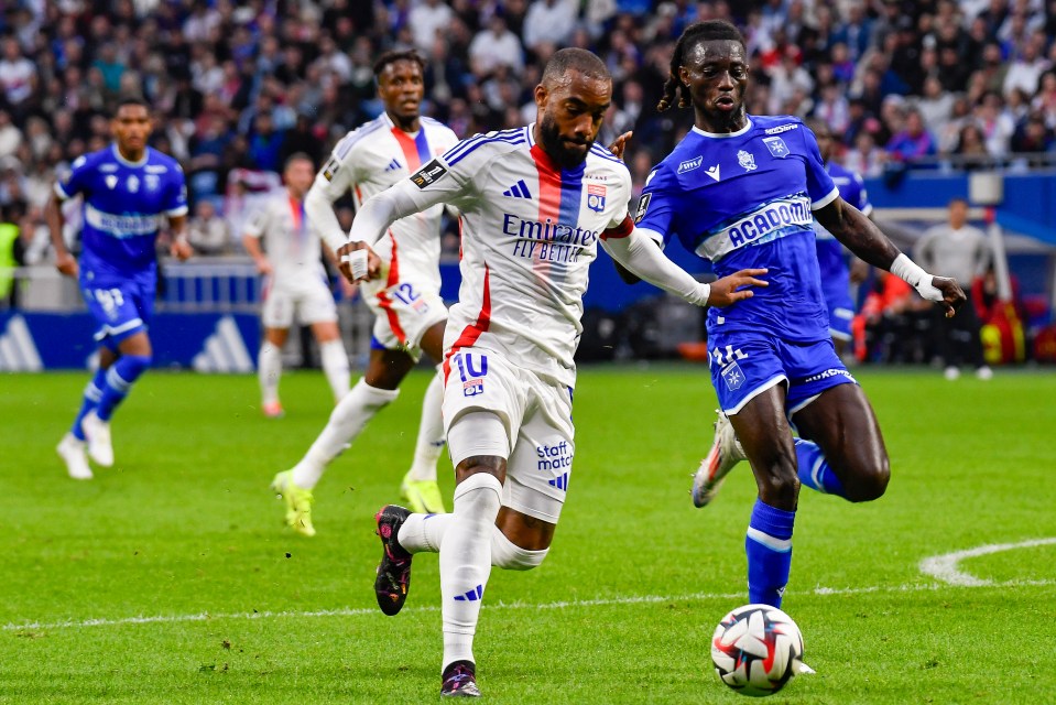 L'ancienne star d'Arsenal, Alexandre Lacazette, est capitaine de l'équipe de Ligue 1.