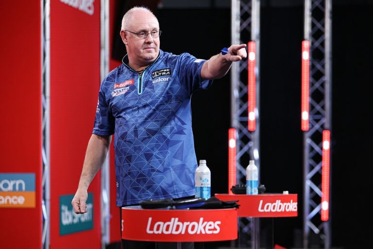 Ian White était clairement le patron de Michael van Gerwen vendredi (photo : PDC).