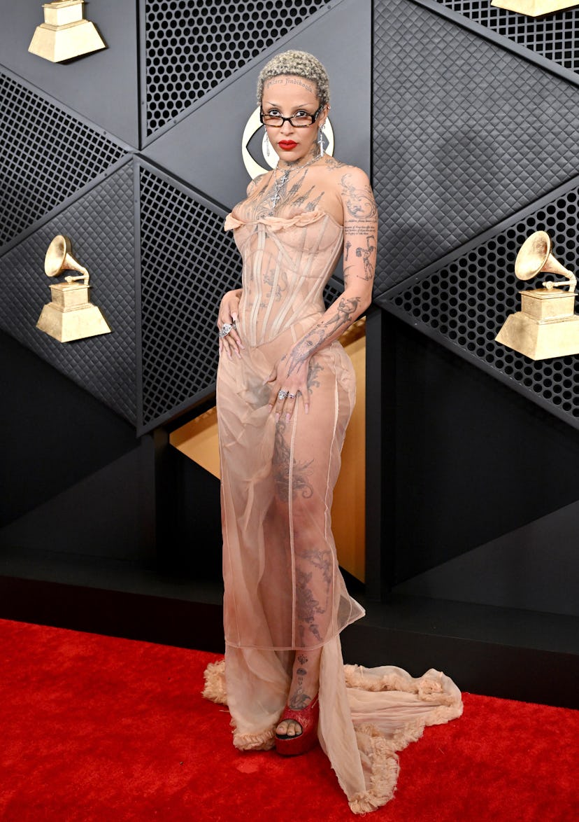 Robe corsetée transparente Doja Cat aux Grammy Awards