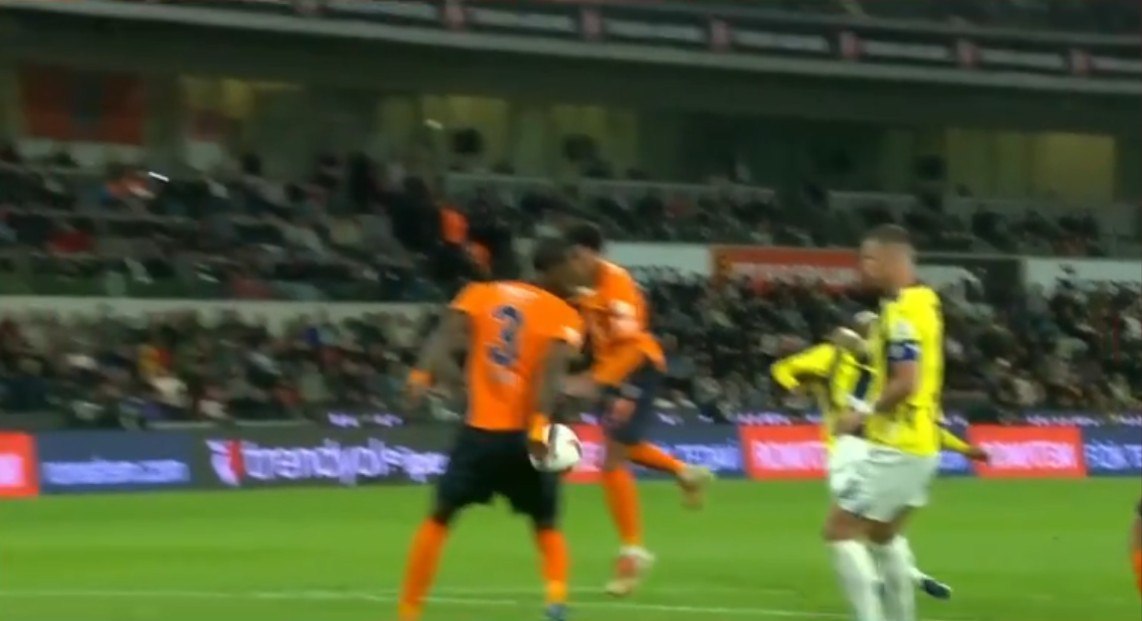 fenerbahce-vardan-penalti-bekledi-1746815332963.jpg