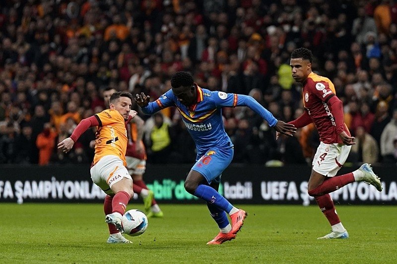goztepe-galatasaray-maci-canli-izle-goztepe-galatasaray-maci-ne-zaman-saat-kacta-hangi-kanalda-1748067568465.jpeg