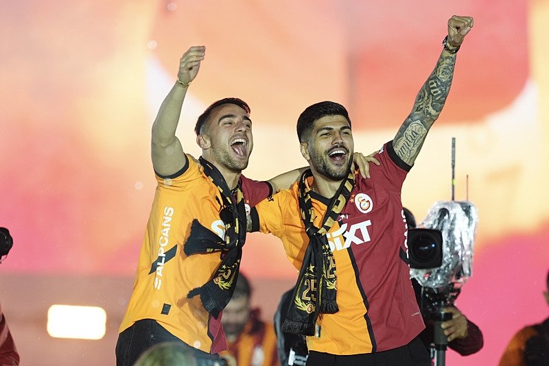 galatasaray-sampiyonluk-kutlamalari-canli-1748206557293.jpeg
