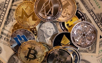 Représentations physiques de plusieurs cryptomonnaies.