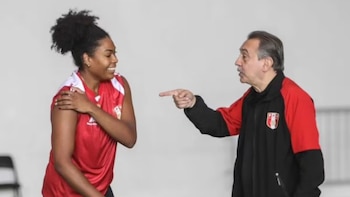Ángela Leyva, a las órdenes