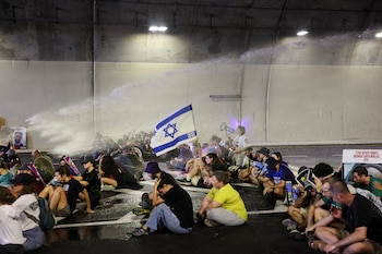 Les manifestants évoquent la fin de la guerre