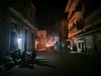 Personnes dans la rue pendant un blackout