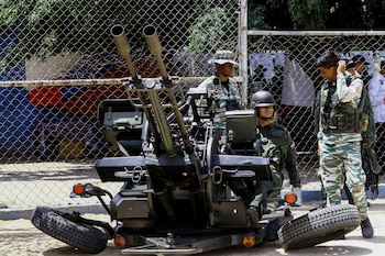 Los militares efectuaron disparos de