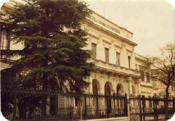 Le bâtiment de Mariano Acosta