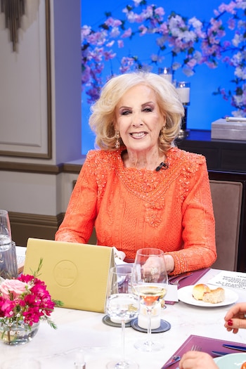 La Noche de Mirtha