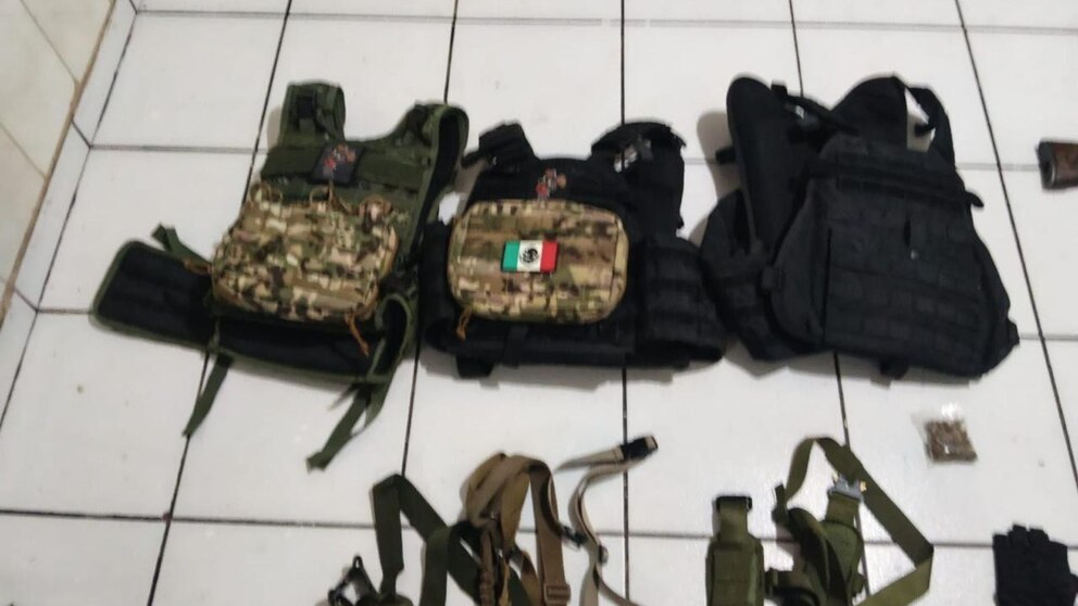 Equipo táctico incautado.