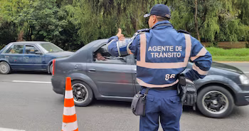 Los agentes pueden detener vehículos