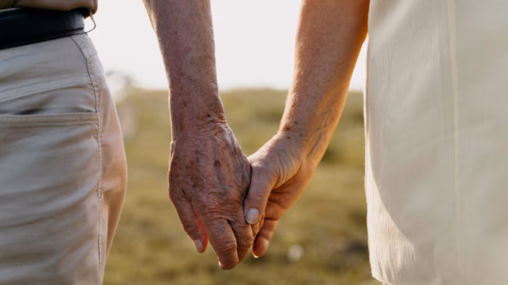 Adultos mayores afirman vivir más