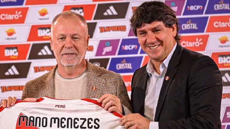 Jean Ferrari et Mano Menezes visitent des stades à Juliaca et Puno