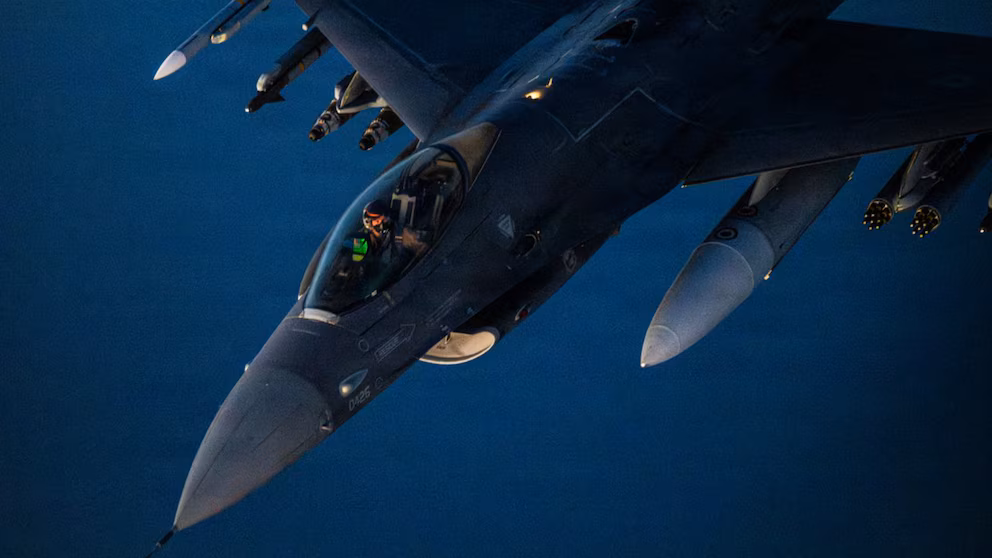 Les États-Unis ont abattu plusieurs drones iraniens lors d’une nouvelle attaque du régime contre des navires commerciaux transitant par Ormuz.