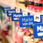 À la place de produits de marque coûteux : Plus de marques de distributeur sur les étagères