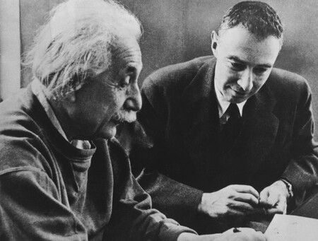 Albert Einstein, prix Nobel de Physique : “Ne cherche pas à devenir un homme de succès, mais un homme de valeur”