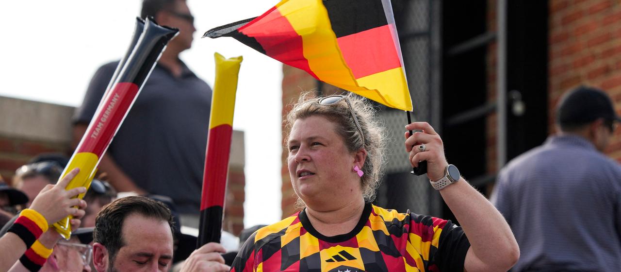 Blog Teknomers : Les fans célèbrent l’équipe nationale à Winston-Salem