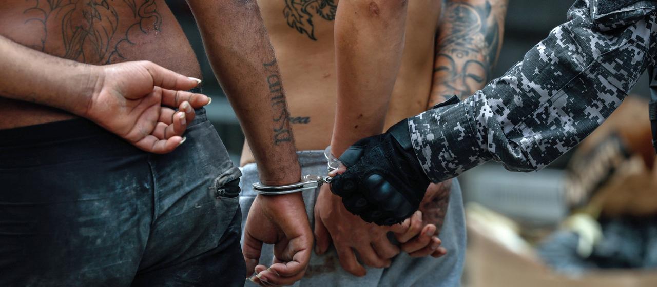 Classement des organisations comme terroristes aux États-Unis : La lutte contre les gangs de drogue, un prétexte ?