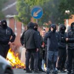 Émeutes racistes à Belfast : La violence ravive des souvenirs sombres