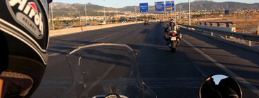 Face à la chaleur extrême, les agents de la Guardia Civil souhaitent choisir entre la moto ou la voiture. Sans que leurs supérieurs ne décident pour eux.