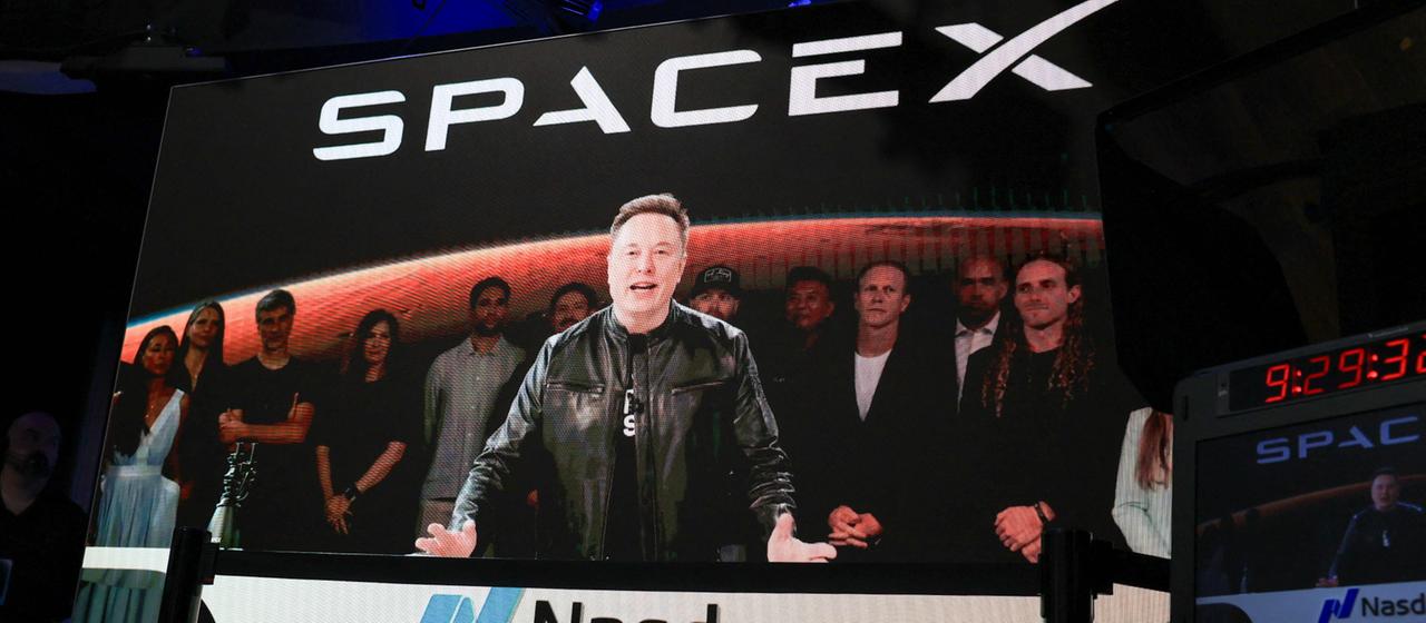 Introduction de SpaceX en Bourse : Une mise risquée sur les fusées, les satellites et les visions