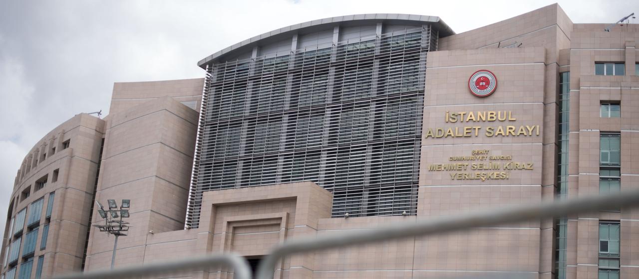 Istanbul : Peines de longue durée dans le procès d’une famille empoisonnée