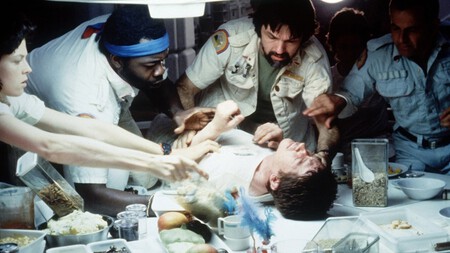 « Je ne leur ai pas dit ce qui allait arriver » : l’histoire de comment Ridley Scott nous a époustouflés dans la scène la plus terrifiante du cinéma.