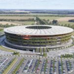 La Serbie construit le premier stade de football au monde qui est un jardin. La Chine le fabrique avec une précision de chirurgien.