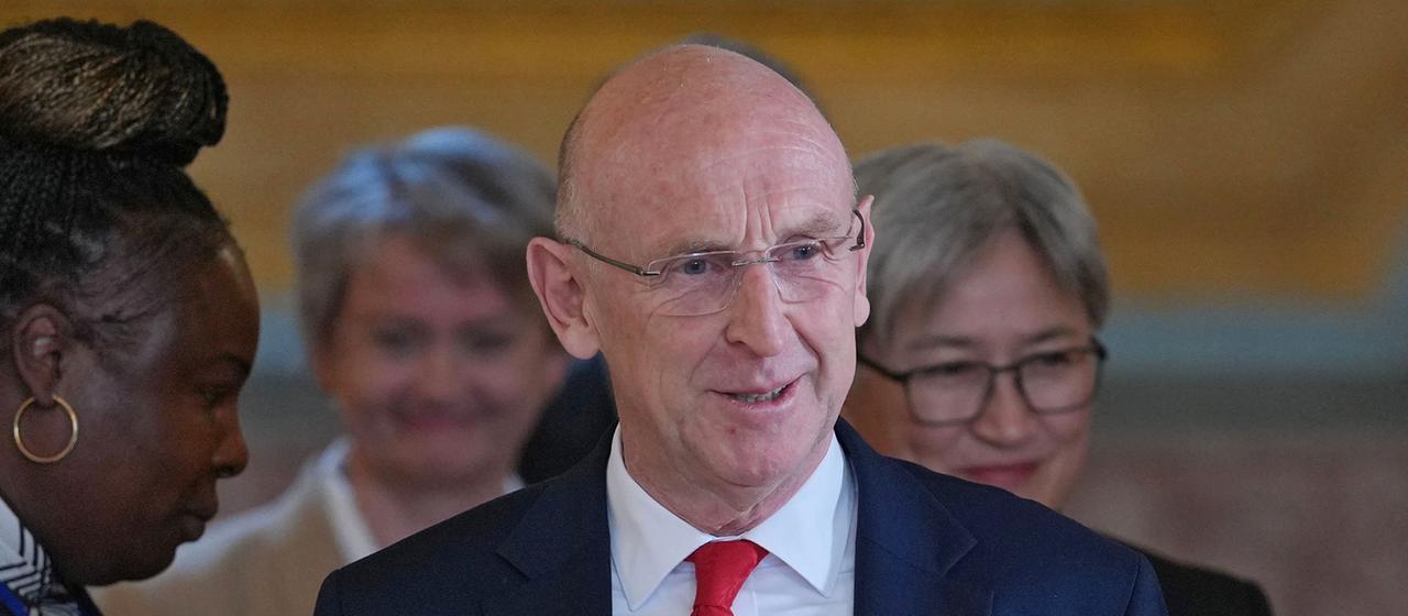 Le ministre britannique de la Défense démissionne dans le conflit sur l’État