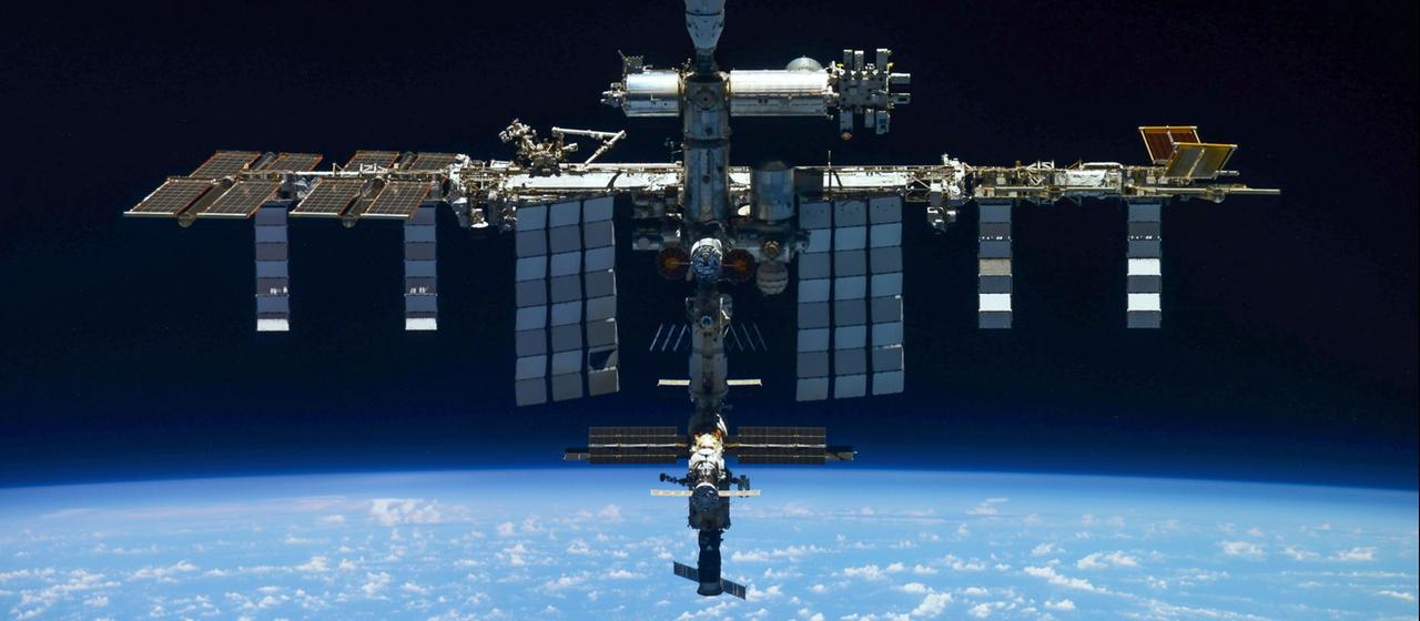 L’équipage de l’ISS doit temporairement chercher un abri