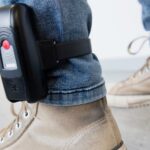Loi sur la protection contre la violence au Bundesrat : Un bracelet électronique pour protéger les femmes
