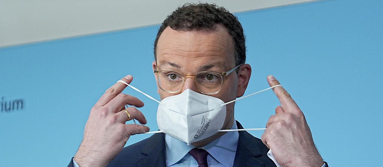 Masques Corona : Une entreprise réclame près d’un demi-milliard d’euros au gouvernement