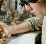 Pour acheter un Rolex, il ne suffit pas d’avoir de l’argent : il te faut deux téléphériques, un télécabine et gravir le sommet d’une montagne.