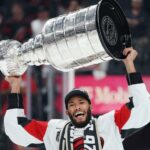 Titre réécrit : “Vainqueurs de la NHL à Las Vegas : les Carolina Hurricanes remportent la Stanley Cup”