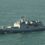 Un navire de guerre russe tire des coups de semonce dans la Manche