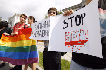 Un tribunal en Russie condamne le propriétaire d’un bar pour avoir organisé des événements du mouvement LGBTI.