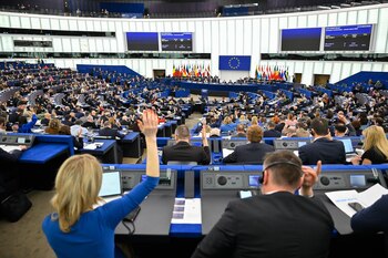 La Eurocámara soutient l’élargissement de la taxe carbone à la frontière à davantage de produits et renforce les contrôles.