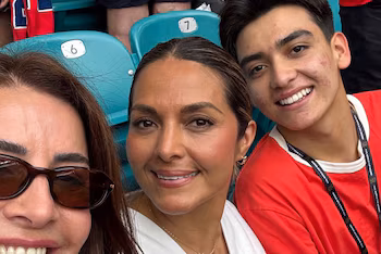 Gilberto Mora assiste au Norvège vs Angleterre à Miami pour soutenir Haaland