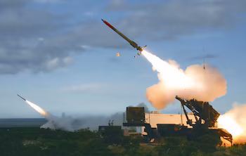 Les défenses saoudiennes interceptent des missiles houthis lors de la plus grande escalade au Yémen depuis 2022.