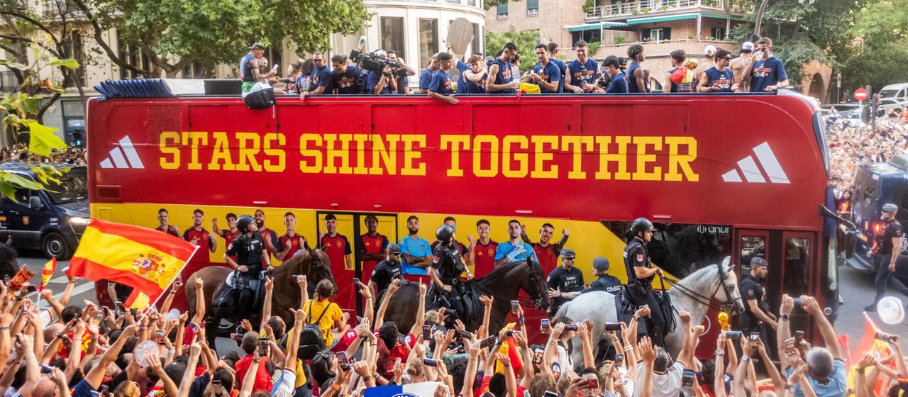 L’Espagne célèbre sa Coupe du Monde de football | Teknomers