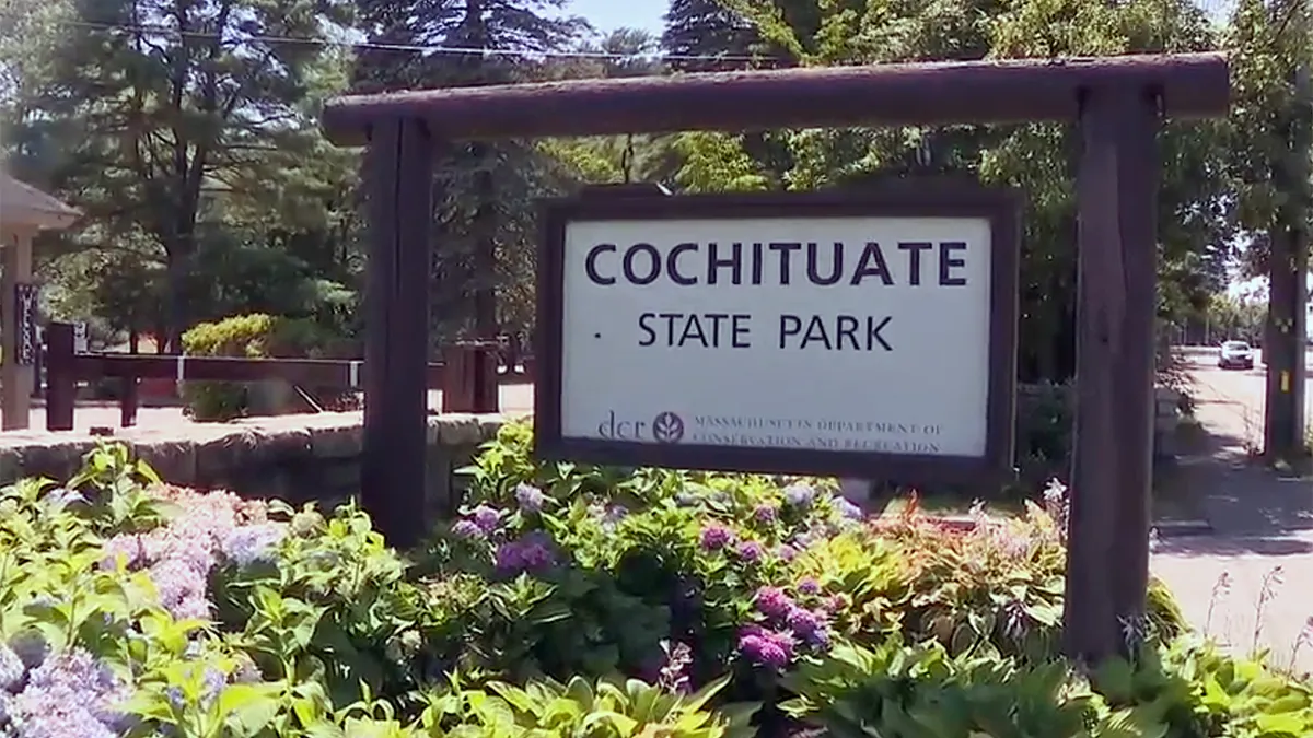 Un “mime” du Massachusetts accusé de harcèlement envers des femmes dans un parc d’État près de Boston
