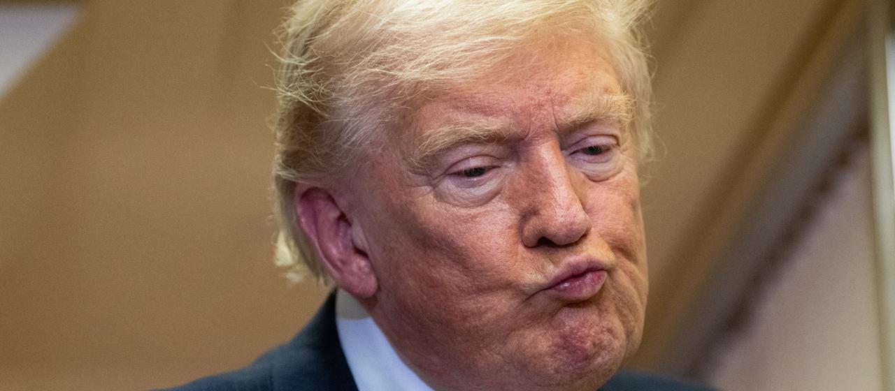 Trump menace d’imposer de nouveaux droits de douane après l’amende de l’UE contre Google.